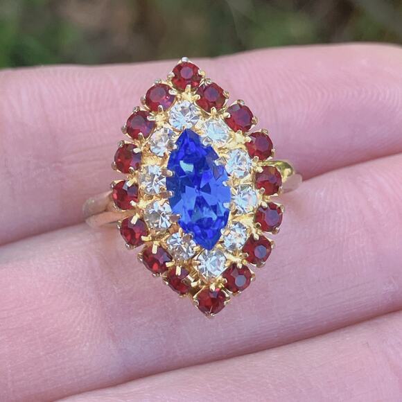 Vintage 60s 70s Cocktail Ring Gold Tone Blue Navette Red Rhinestone Statement - Picture 11 of 13